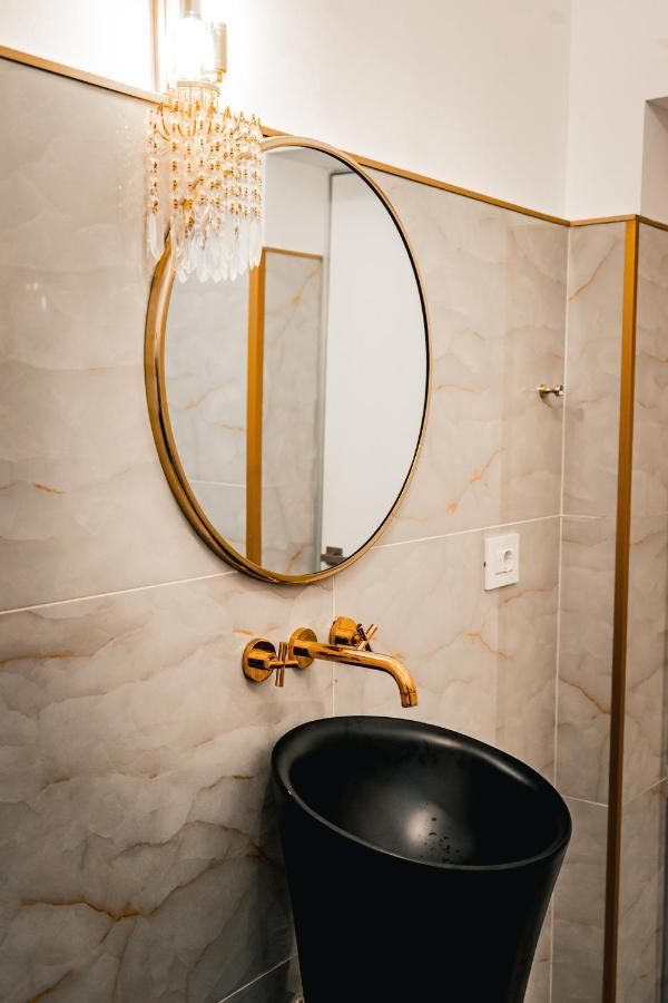 Luxury Family Apartment With Private Parking And Forest View Timişoara Exterior foto