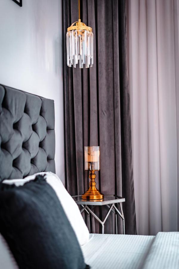 Luxury Family Apartment With Private Parking And Forest View Timişoara Exterior foto